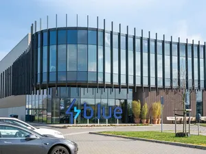 4blue viert 10 jaar jubileum: ‘Altijd naast de installateur gestaan’