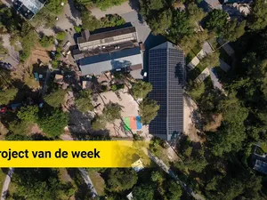 Project van de week | Zonnepanelen en batterijen lossen stroomprobleem camping op