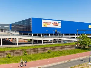 Project in beeld | IKEA plaatst zonnepanelen aan gevel, Decathlon pakt door