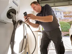 Nieuwe SMA eCharger maakt slim laden elektrische auto met zonne-energie mogelijk