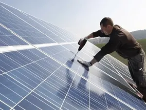 Brabants-Zeeuwse Werkgeversvereniging stimuleert 'massale aanleg' zonnepanelen op provinciale bedrijfsdaken
