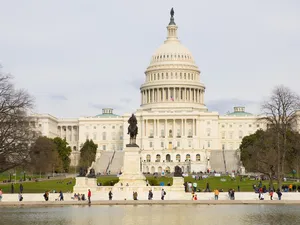 Amerikaanse senatoren willen hogere importtarieven voor zonnepanelen uit China