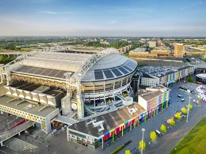 Proef Johan Cruijff ArenA: collectieve energieopslag ontlast stroomnet