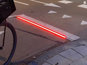 Amsterdam start proef met led-licht op een van drukste en gevaarlijkste verkeerskruisingen