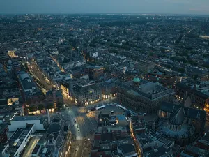 Analyse netbeheerders toont maximaal flexibiliteitstekort van 6,4 gigawatt in 2030, avond- en ochtendpiek leggen kwetsbaarheid bloot