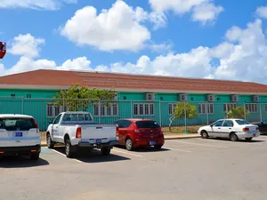 Importeur op Aruba verliest gevecht over invoerrechten, maar boekt winst bij kabels over zonnepanelen