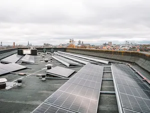 ASTER wil binnen 4 jaar 20.000 batterijen plaatsen bij sociale huurders