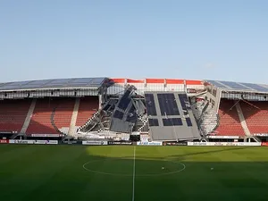 Eindrapport: dak stadion AZ niet ingestort door zonnepanelen