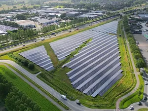 Zonhub opent tweede obligatietranche voor batterijen bij Brabantse zonneparken die vol stroomnet aanpakken