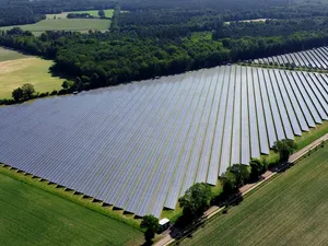 Low Carbon selecteert BELECTRIC voor bouw van 53,1 megawattpiek aan zonneparken