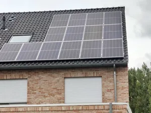 Vlaanderen: consumenten installeren 67 procent minder zonnepanelen, bedrijven kopen 2 keer zoveel zonnepanelen