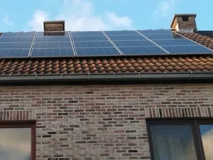 Ruim 200.000 eigenaren van zonnepanelen in Vlaanderen krijgen geen compensatie