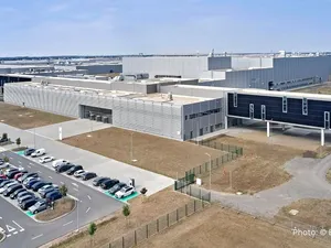 Nederlandse zonnegevels voor nieuwe BMW-fabriek in Hongarije