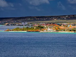 Bonaire voorziet alle sociale huurwoningen van zonnepanelen