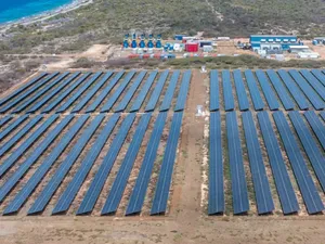 Staatsbedrijf BBT geeft zonnepark Bonaire gratis weg aan energiebedrijf