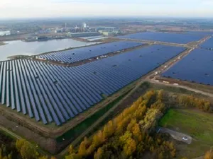Solarcentury levert zonnepark Budel (44 megawattpiek) op: stroomproductie van start