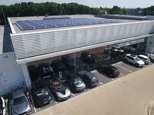 BMW voorziet in België en Luxemburg tientallen vestigingen van zonnepanelen