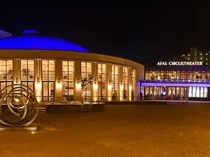 Livingprojects verlicht gevel van AFAS Circustheater in Scheveningen