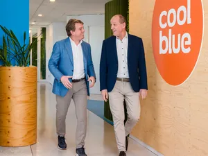 Coolblue verkoopt installatietak zonnepanelen en warmtepompen aan Hoppenbrouwers