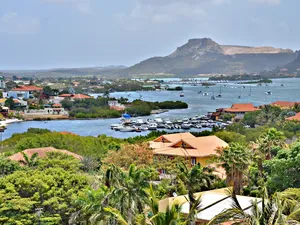 Rechtbank Curaçao: Aqualectra mocht aanbesteding voor zonnepanelen stopzetten