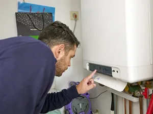 Bijna 2 op 3 huiseigenaren riskeert defecte verwarming op koudste moment van het jaar door vergeten stookchecks