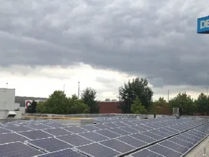 Belgische eigenaren zonnepanelen kunnen zonne-energie verkopen aan Decathlon