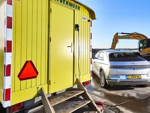 Hyundai en Dura Vermeer vervolgen proef met bouwkeet die draait op batterij elektrische auto