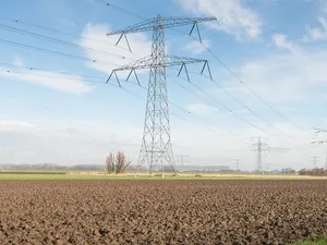 Initiatiefnota Sienot (D66): stel Rijksarchitect aan voor oplossen problemen elektriciteitsnet