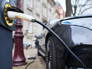 CBS: elektrische auto’s nog altijd privilege van rijkste Nederlanders