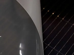Amerikaanse backsheet vervangt achterglas in bifaciale zonnepanelen