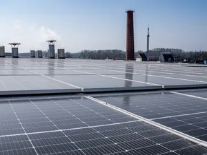 Eneco plaatst 2,2 megawattpiek zonnepanelen bij Wienerberger