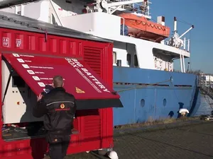 Proef met opslag walstroom voor kustvaarders aan Parkkade in Rotterdam