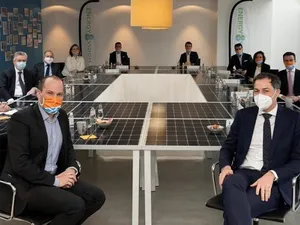 Alychlo investeert in EnergyVision, Brussels bedrijf wil duizenden laadpalen en zonnepanelen installeren