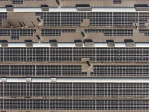 ENGIE plaatst in Lokeren 3.650 zonnepanelen bij Aliplast