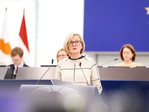 Eurocommissaris McGuinness: ‘Importheffingen zonnepanelen gevaar voor klimaatdoelen’