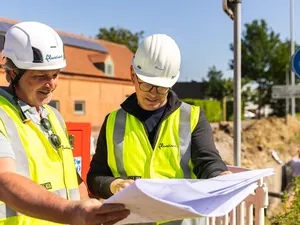 Fluvius mag definitief zelf compensatie uitvallende omvormers zonnepanelen bepalen