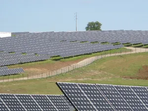 Frankrijk wil met terugwerkende kracht subsidie voor oude zonneparken verlagen
