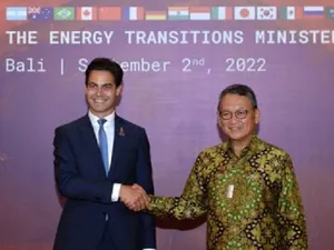 Samenwerking Nederland en Indonesië voor fabriek zonnepanelen en drijvende zonneparken