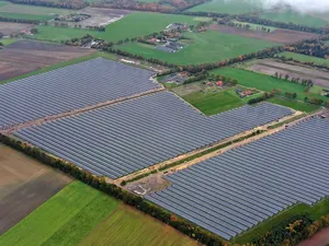 VertiCer ziet geregistreerd zonnepaneelvermogen in 2025 met 1,7 gigawattpiek dalen