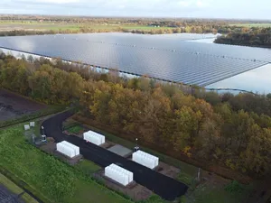 GroenLeven neemt eerste batterij bij zonnepark in gebruik