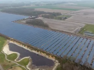 GroenLeven en BayWa bundelen krachten: nieuw bedrijf opgericht voor realisatie van zonne-energieprojecten