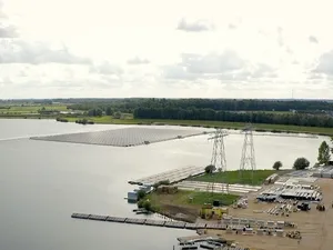 GroenLeven gestart met bouw drijvend zonnepark op Sekdoornse plas