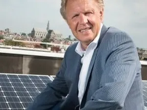 Zonnepanelen op Haarlems provinciekantoor opgeleverd