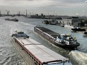 Vlaamse havens werken aan energie-innovatieplan: drijvende zonnepanelen en energieopslag op komst