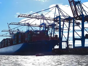 Chinese export van zonnepanelen fors gedaald