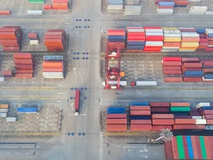 Grens van 12.000 dollar in zicht voor kosten transport container zonnepanelen uit China