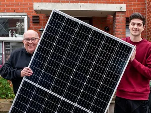 Amsterdamse huurders Hoptille krijgen 250 hergebruikte zonnepanelen