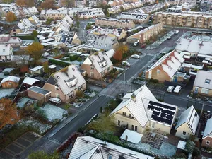 CBS: 647 megawattpiek zonnepanelen geïnstalleerd in eerste helft 2025, groei 2024 fors verlaagd