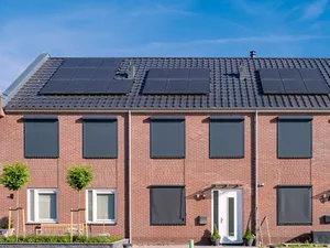 Amsterdam, Utrecht en Tynaarloo hebben meeste installaties met zonnepanelen