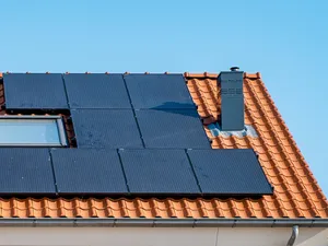 ‘Prijzen zonnepanelen dalen licht in afwachting van marktherstel’